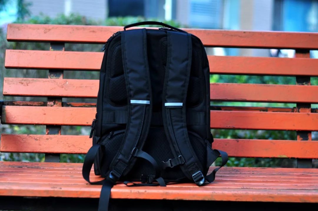 tumi双肩背包都可以怎么装,tumi双肩包真的那么好吗