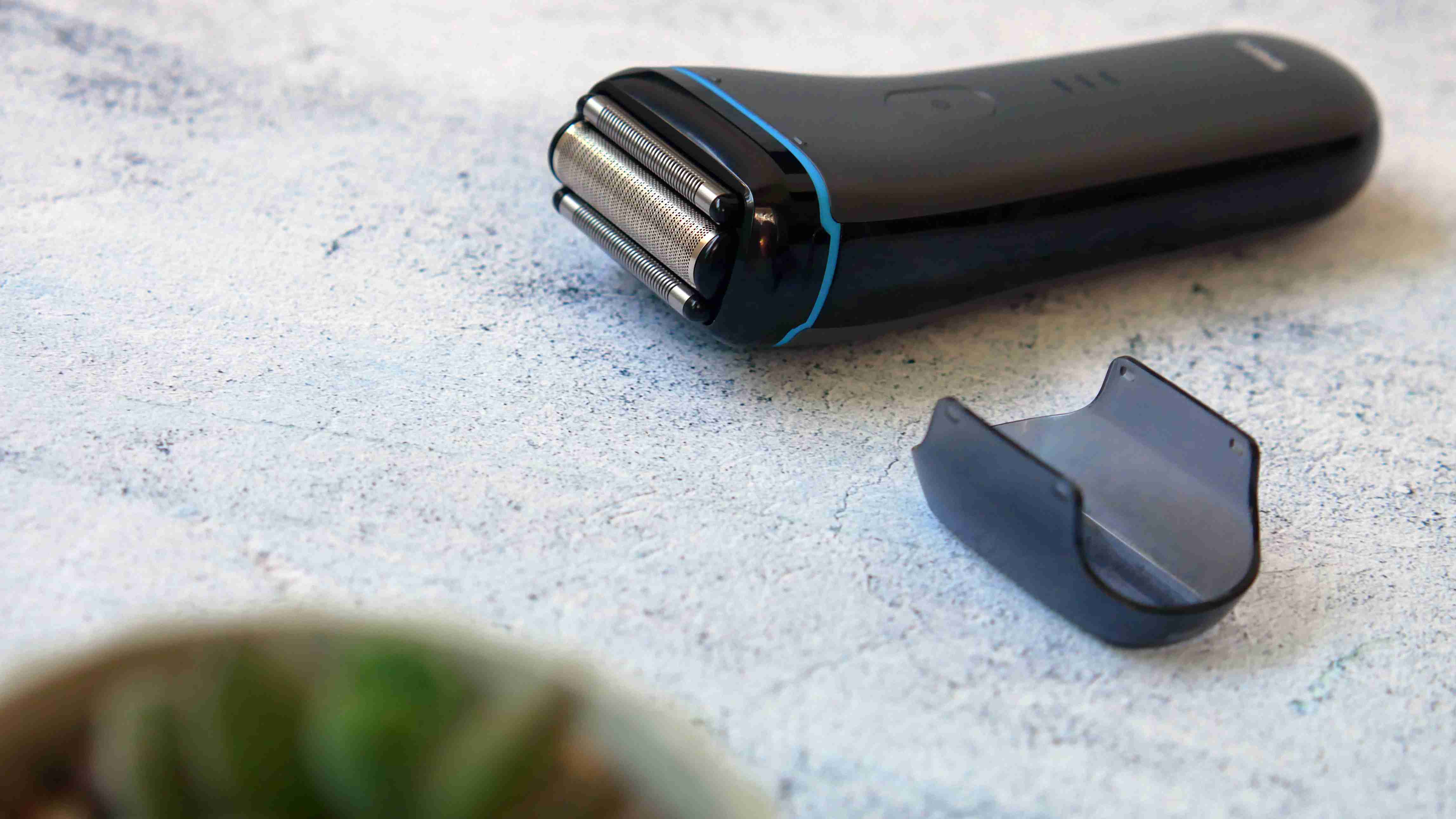 博朗松下剃须刀对比,博朗飞利浦松下高端剃须刀哪个好