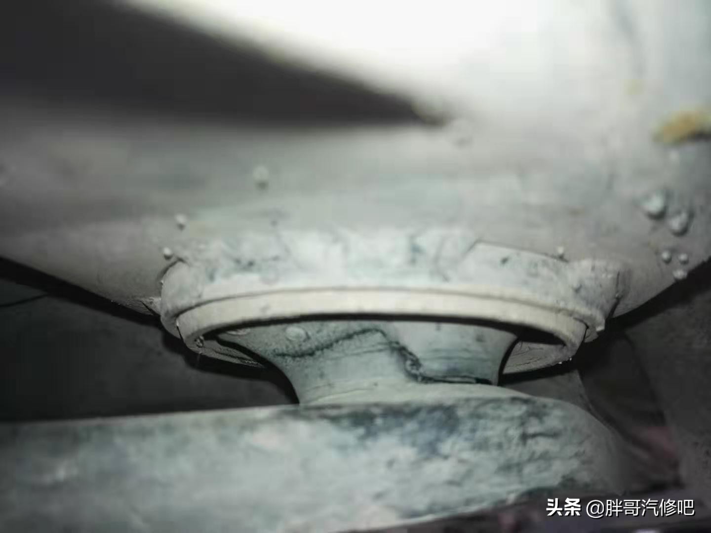 大众朗逸踩刹车偶发抖动,朗逸刹车踩死车会抖动厉害