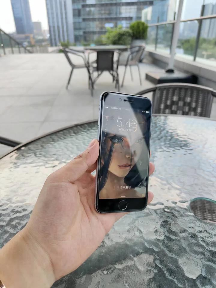 iphone6时隔八年开箱,第一批国行iphone6