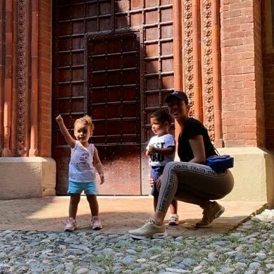 c罗一家三口的打扮,c罗一家人出去旅游