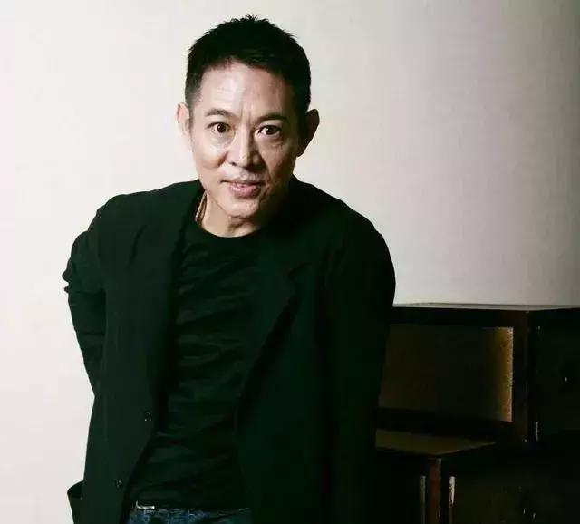 李连杰衰老像80岁老人,李连杰八十岁老态