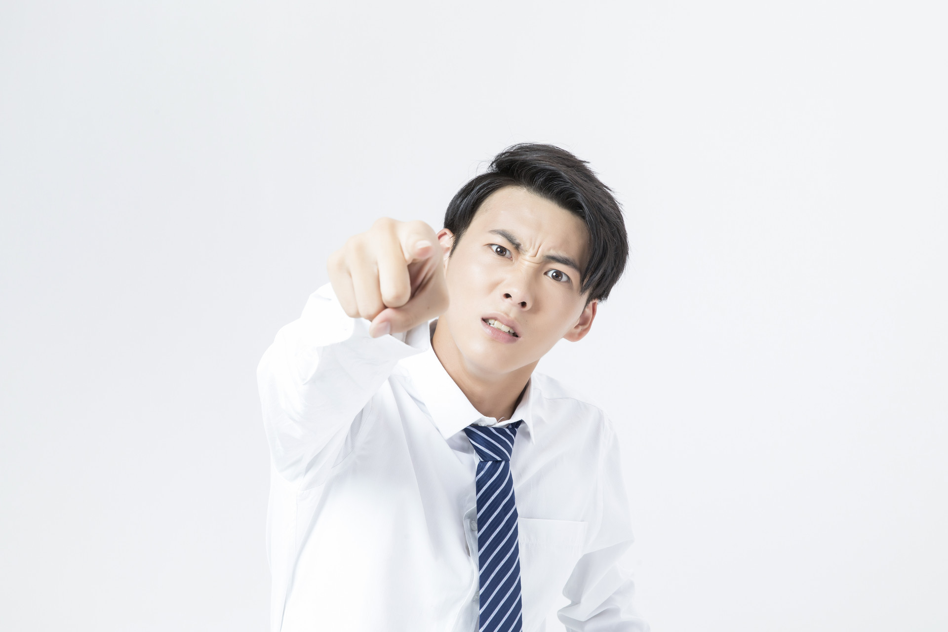 客户要投诉你要怎么安抚客户,遇到蛮不讲理的客户闹事怎么解决