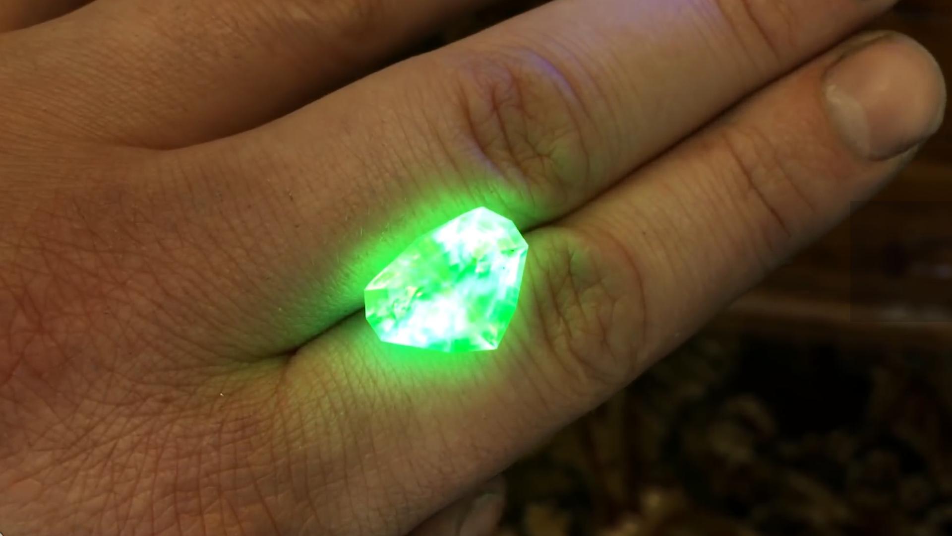 浙江发现500万吨夜明珠,矿床会产生辐射吗?对人体是否有害?