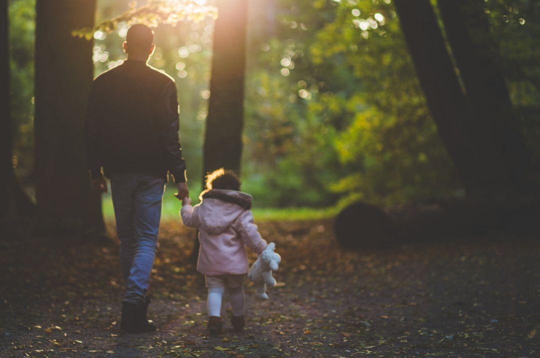 孩子顶嘴叛逆真不想管了,孩子叛逆不服管教顶嘴