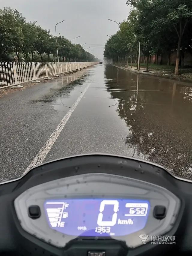 万元以内豪爵街车推荐,万元以下代步踏板推荐