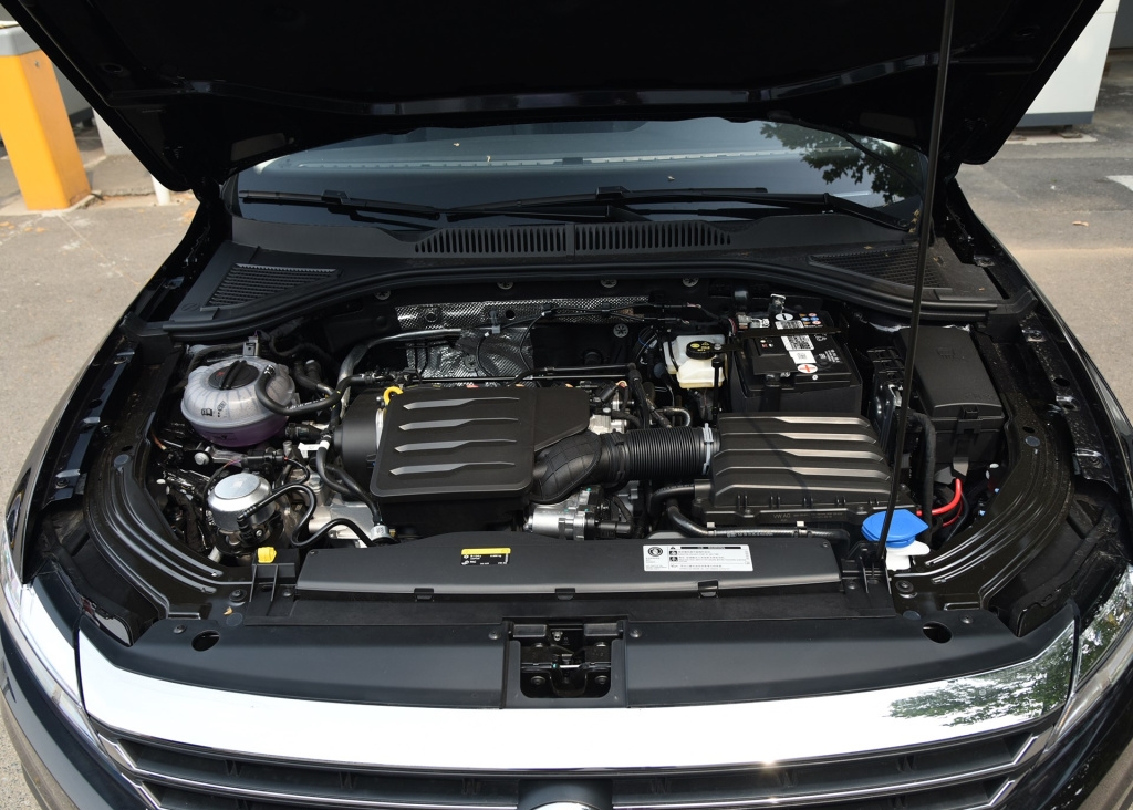 9万多自动挡,朗逸中控大屏哪个牌子好