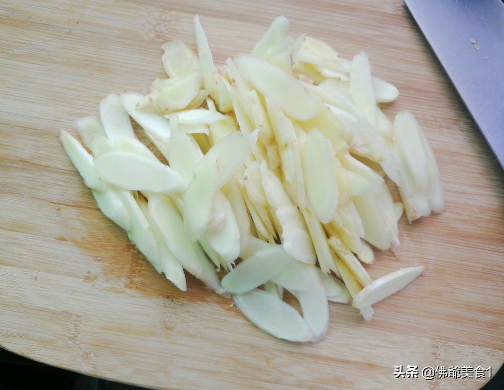 夏天每天早上吃三片姜有什么好处,每天3片醋泡生姜坚持一个月