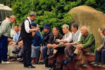 涓婃捣浜虹溂涓殑褰郸鏂版潙,涓婃捣浜虹溂閲岀殑褰郸鏂版潙