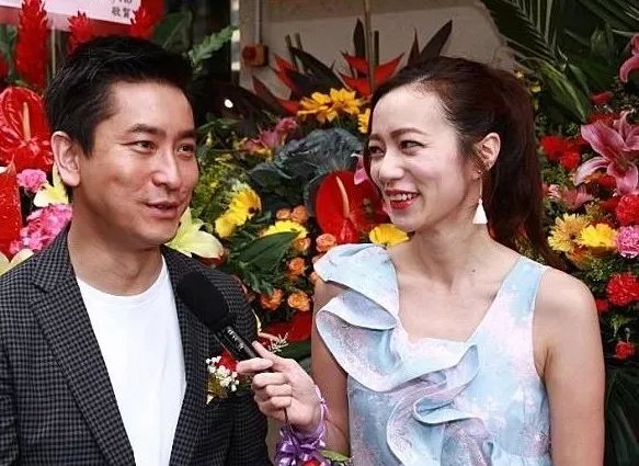 要停工养伤三个星期！36岁前TVB小花下楼梯不慎脚崴：脚裸骨移位