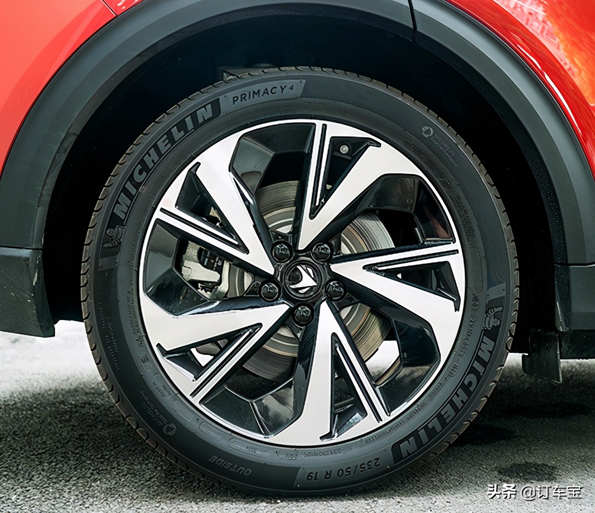 北汽新能源纯电suv汽车价格,新能源纯电suv极狐6座