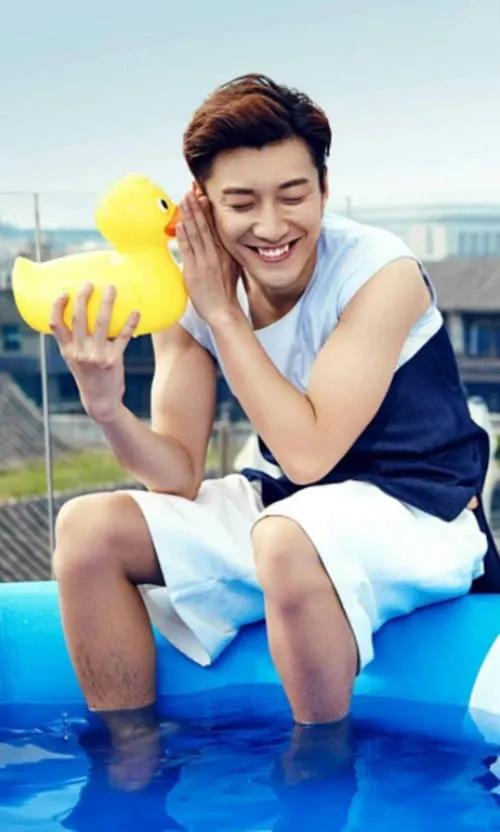 知名艺人自杀后,他的父母却被网暴了