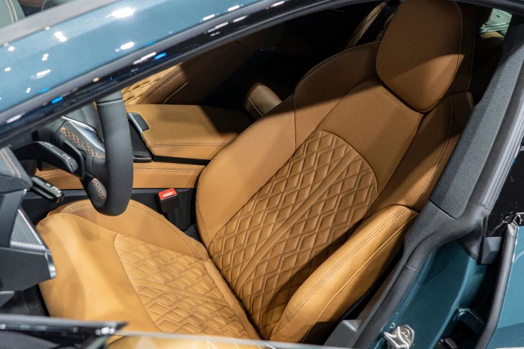 当优雅遇上潮流,当优雅碰上运动西装暴徒不再是梦