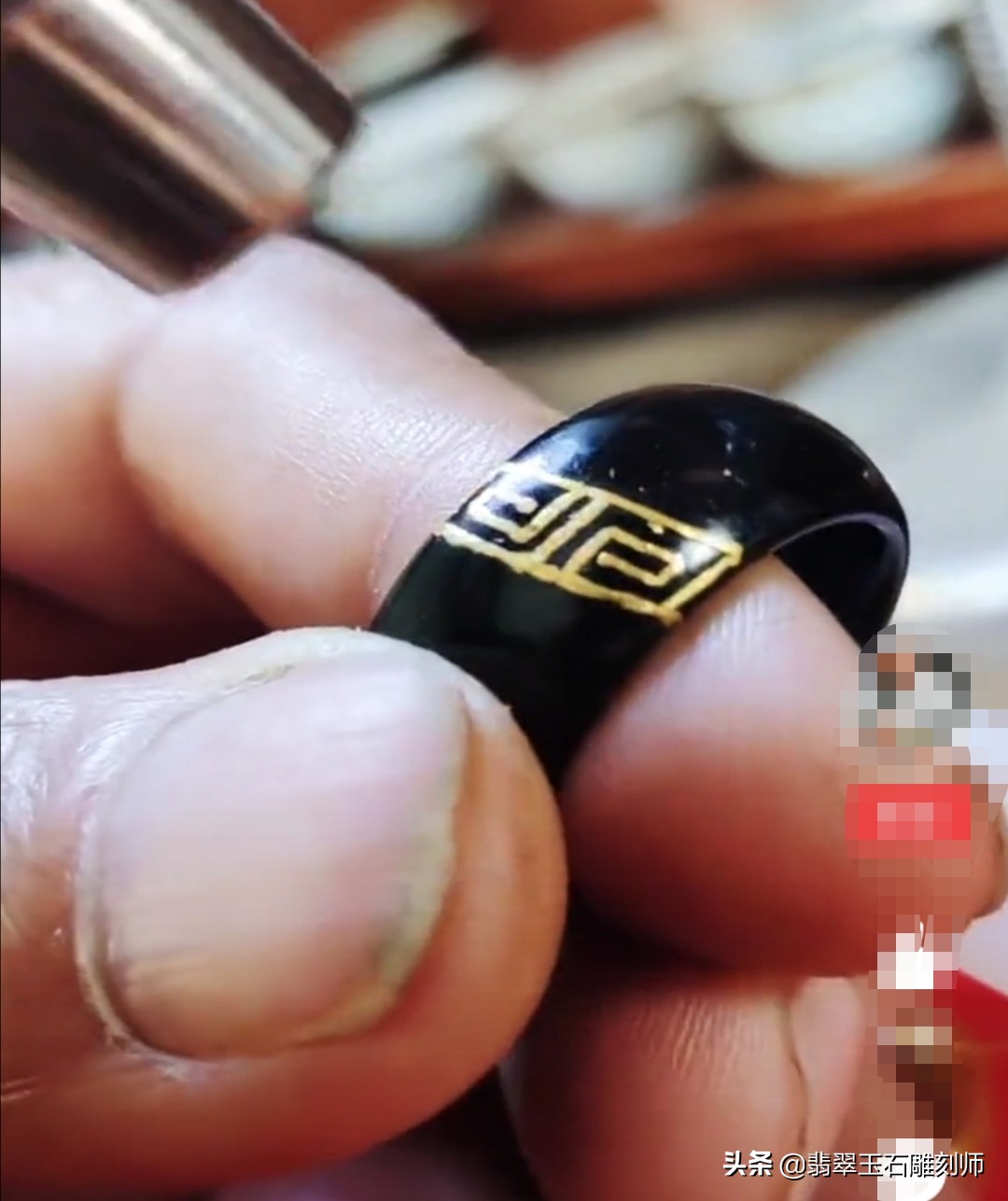 玉手镯断裂了值得修复吗,玉手镯裂了怎么修复