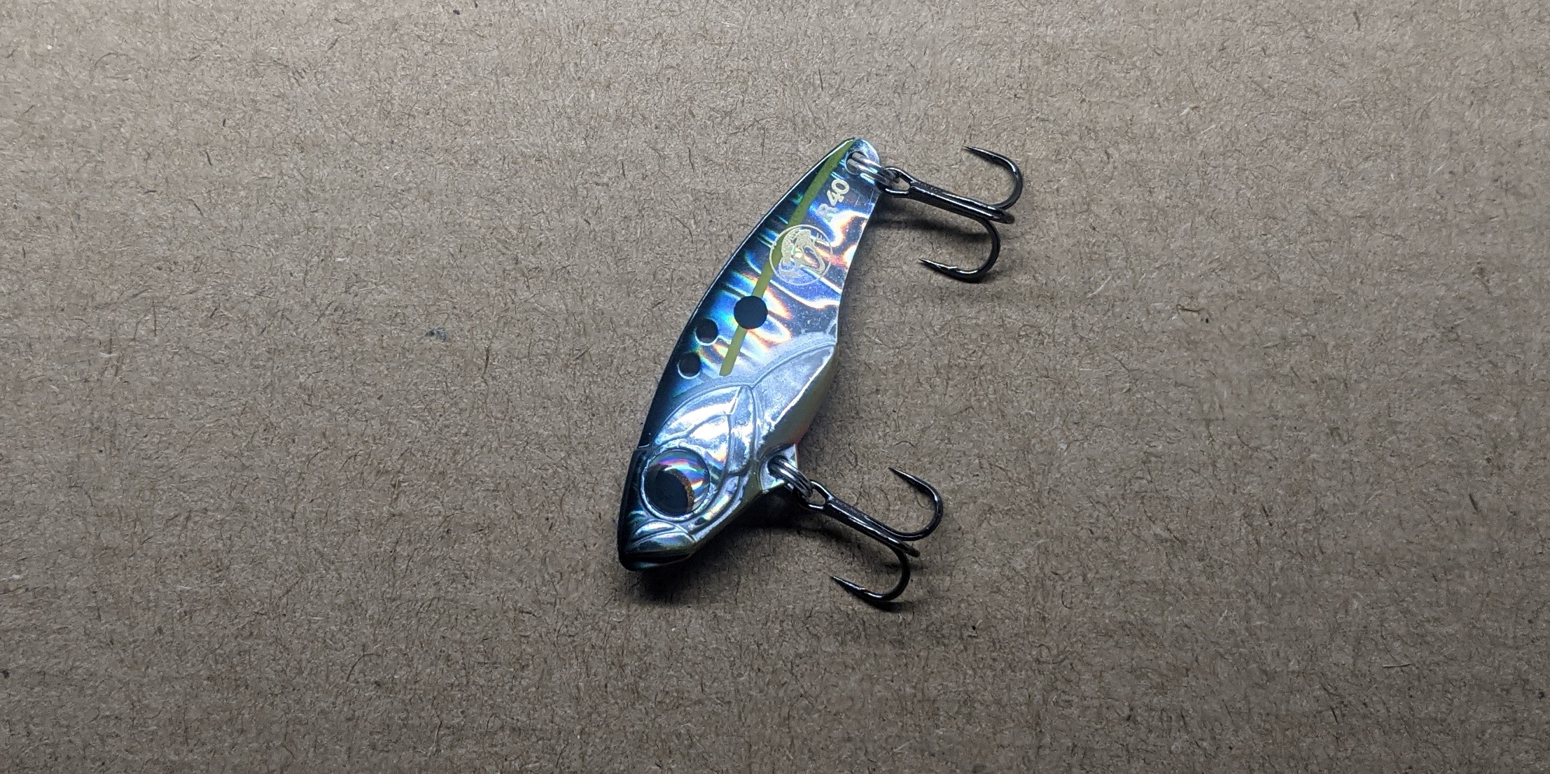 路亚到底用什么饵最好用,路亚泛用和微物哪个好用