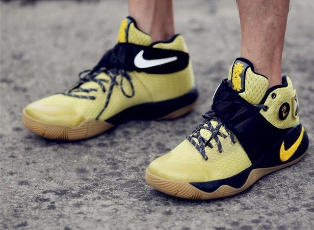 觉得脚宽！？不怕这几双鞋可以帮你解决