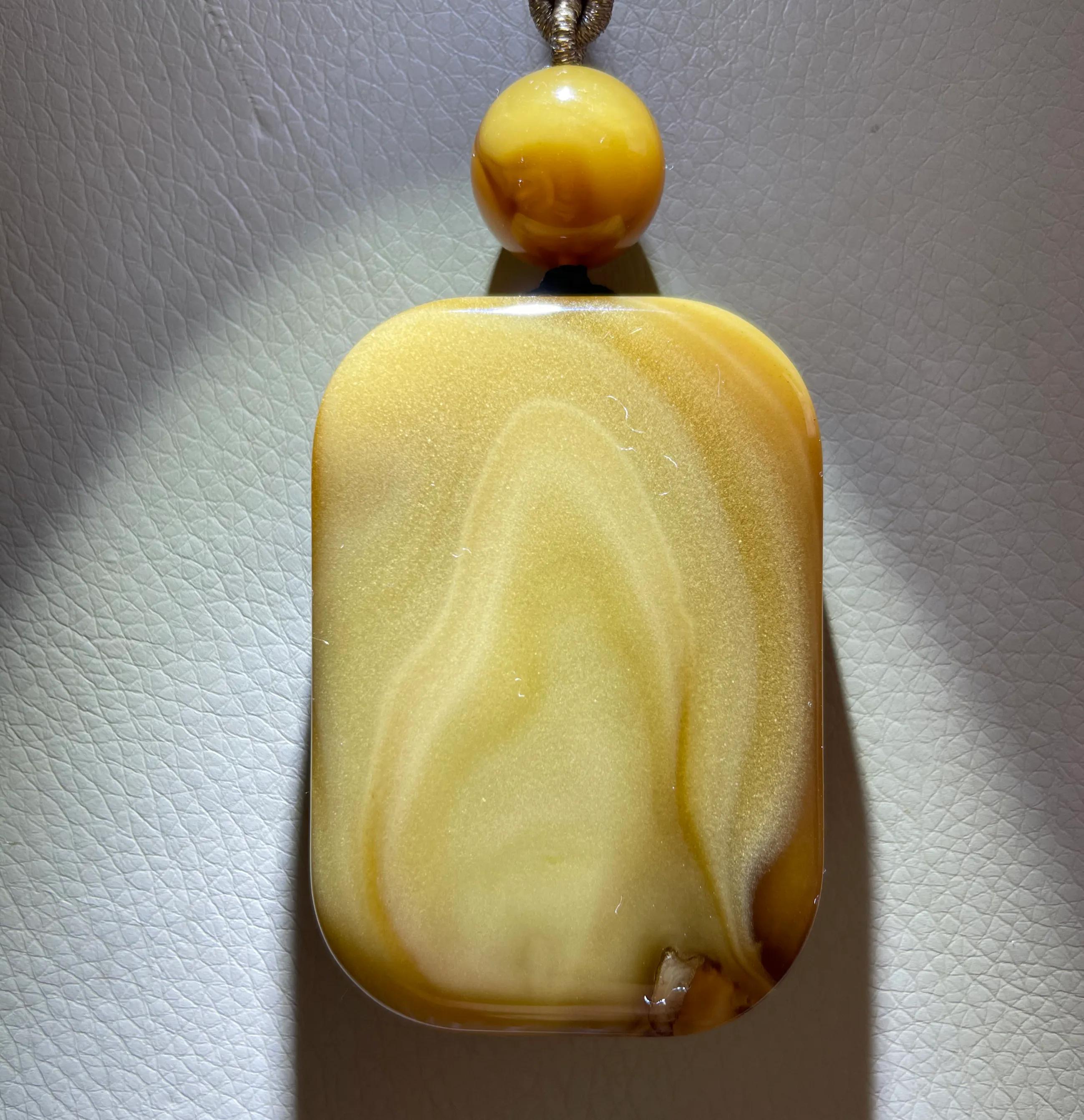 缅甸琥珀属什么档次,俄料琥珀和缅甸琥珀哪个好