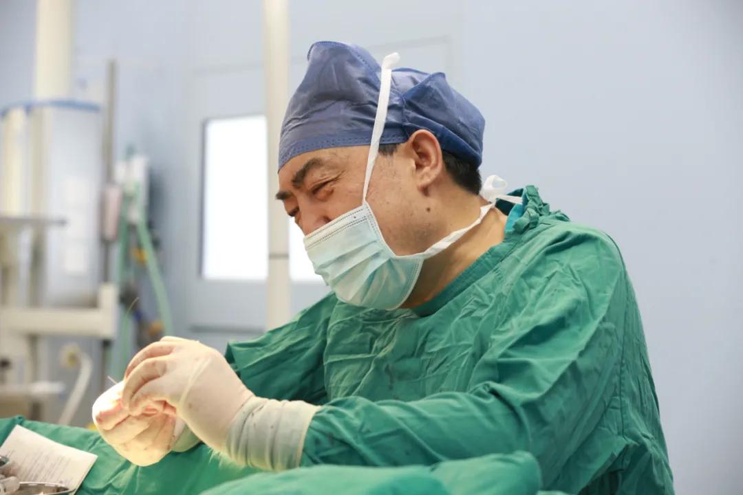 医生术后豪饮葡萄糖水引质疑抖音,医生术后豪饮葡萄糖遭质疑