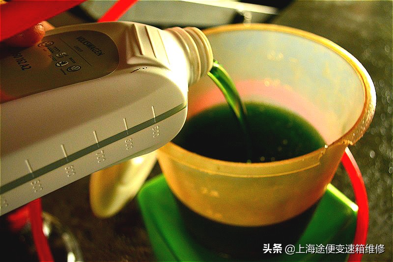 自动变速箱油更换一次多少钱,cvt变速箱油拆油底壳换油多少钱