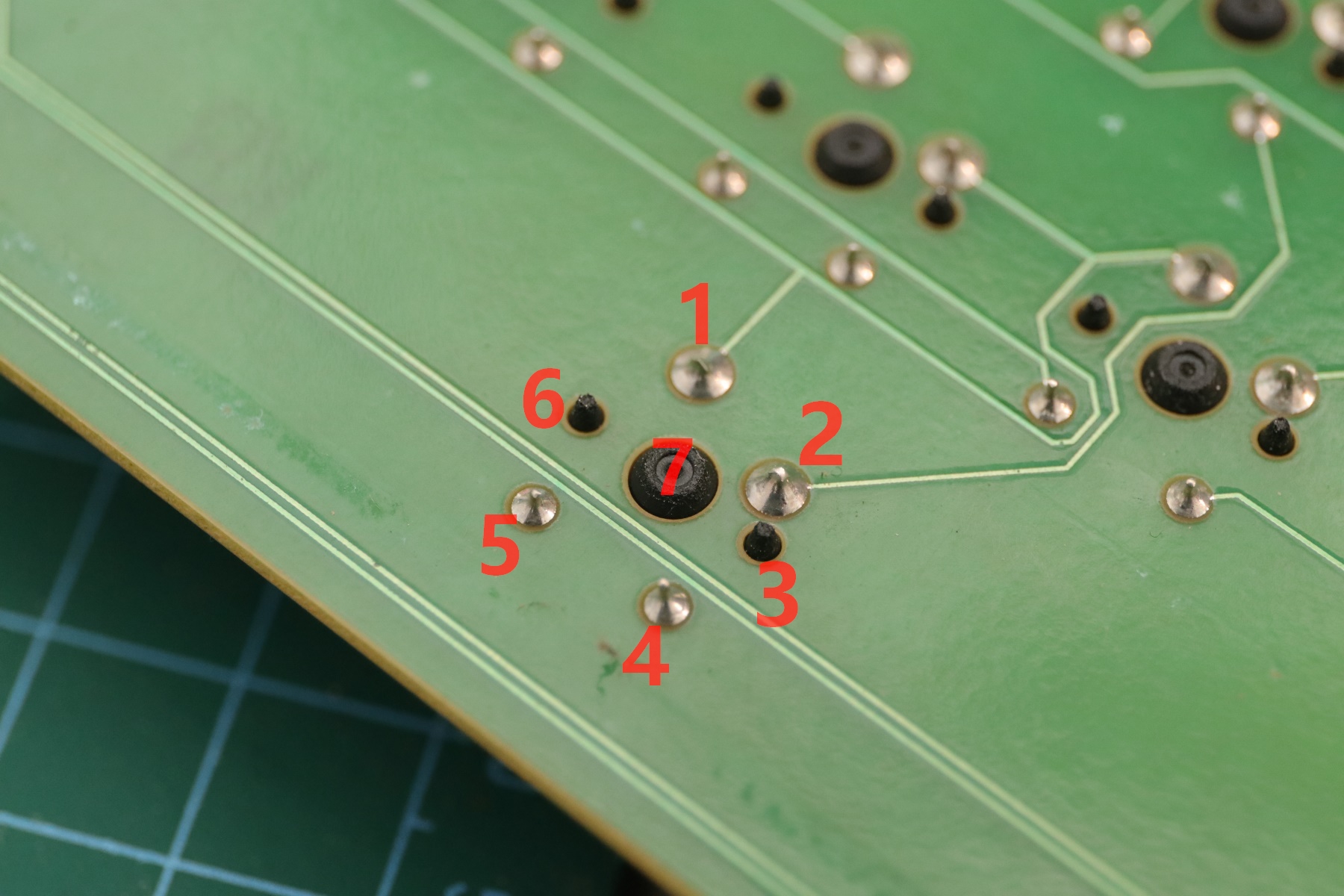3494机械键盘,不到百元的青轴高颜值键盘