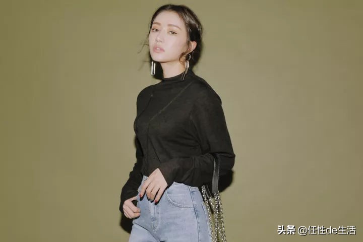 韩国女星上节目穿什么衣服,韩国女明星衣服有多敢穿