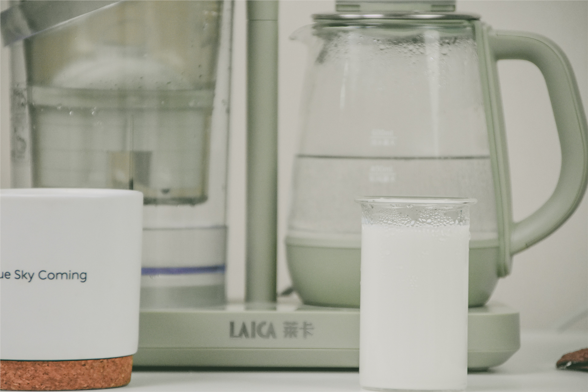 莱卡净水直饮壶,买净水器送滤芯
