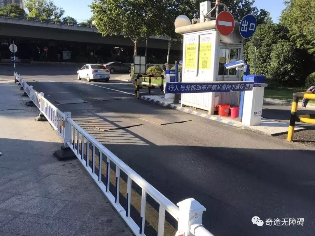 测评百家海底捞,南京哪些海底捞是24小时的