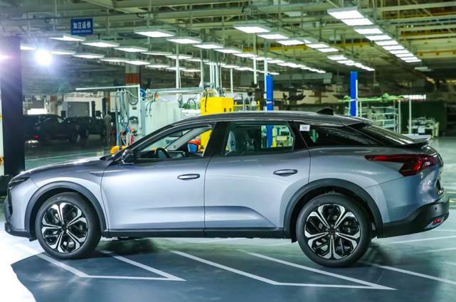 凡尔赛c5x音响品牌,凡尔赛c5x天窗用的品牌什么玻璃