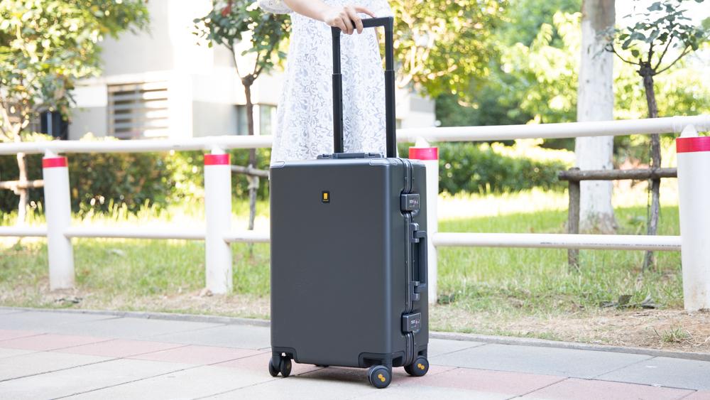 level8地平线,地平线8号level820英寸行李箱