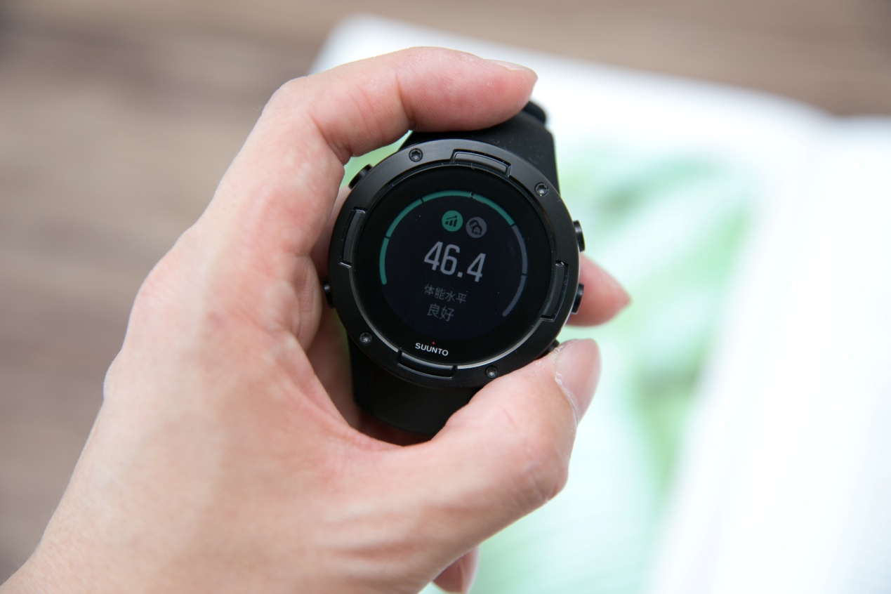 颂拓suunto3fitness智能手表功能,颂拓5专业智能腕表评测