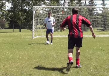 停球高空球,地滚球低平球高空球