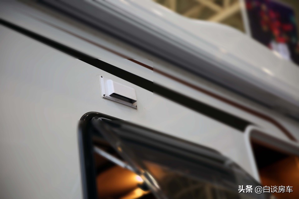 依维柯8at房车驾驶体验,最便宜依维柯8at房车