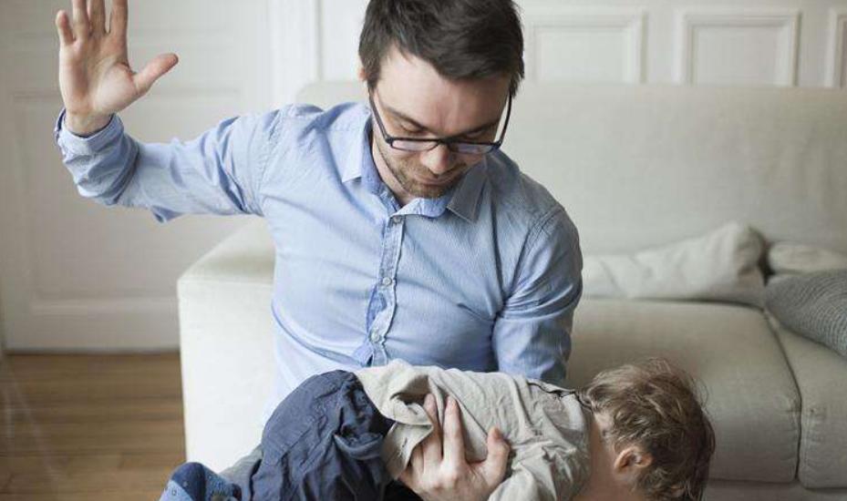 总是忍不住打孩子的脸怎么办,破裂的亲子关系怎样挽回