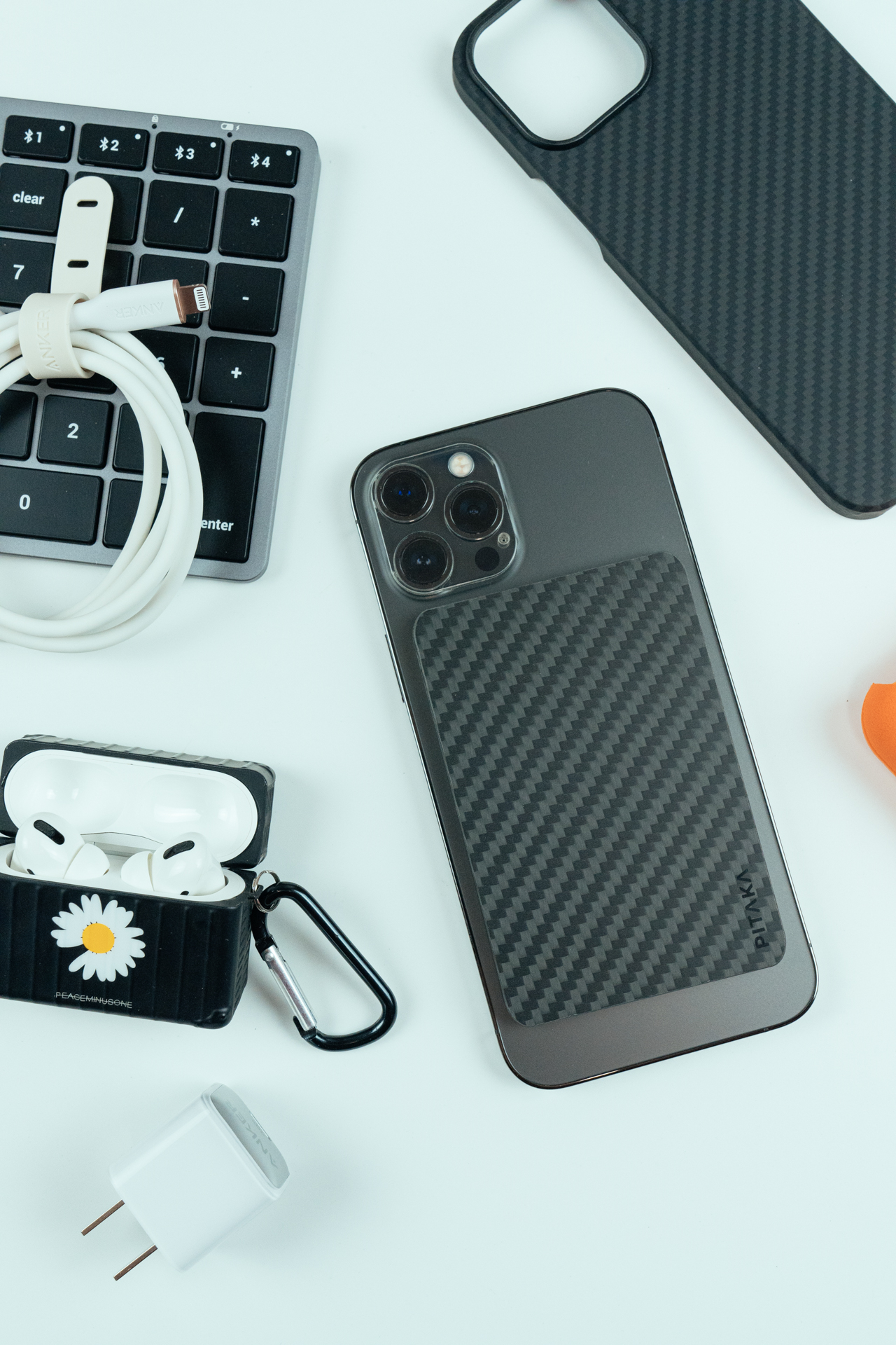 iphone13磁吸降温手机壳,iphone13手机壳磁吸防尘