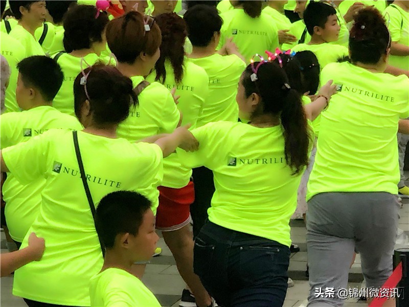 锦州今晚！千名锦城市民闪亮夜跑东湖