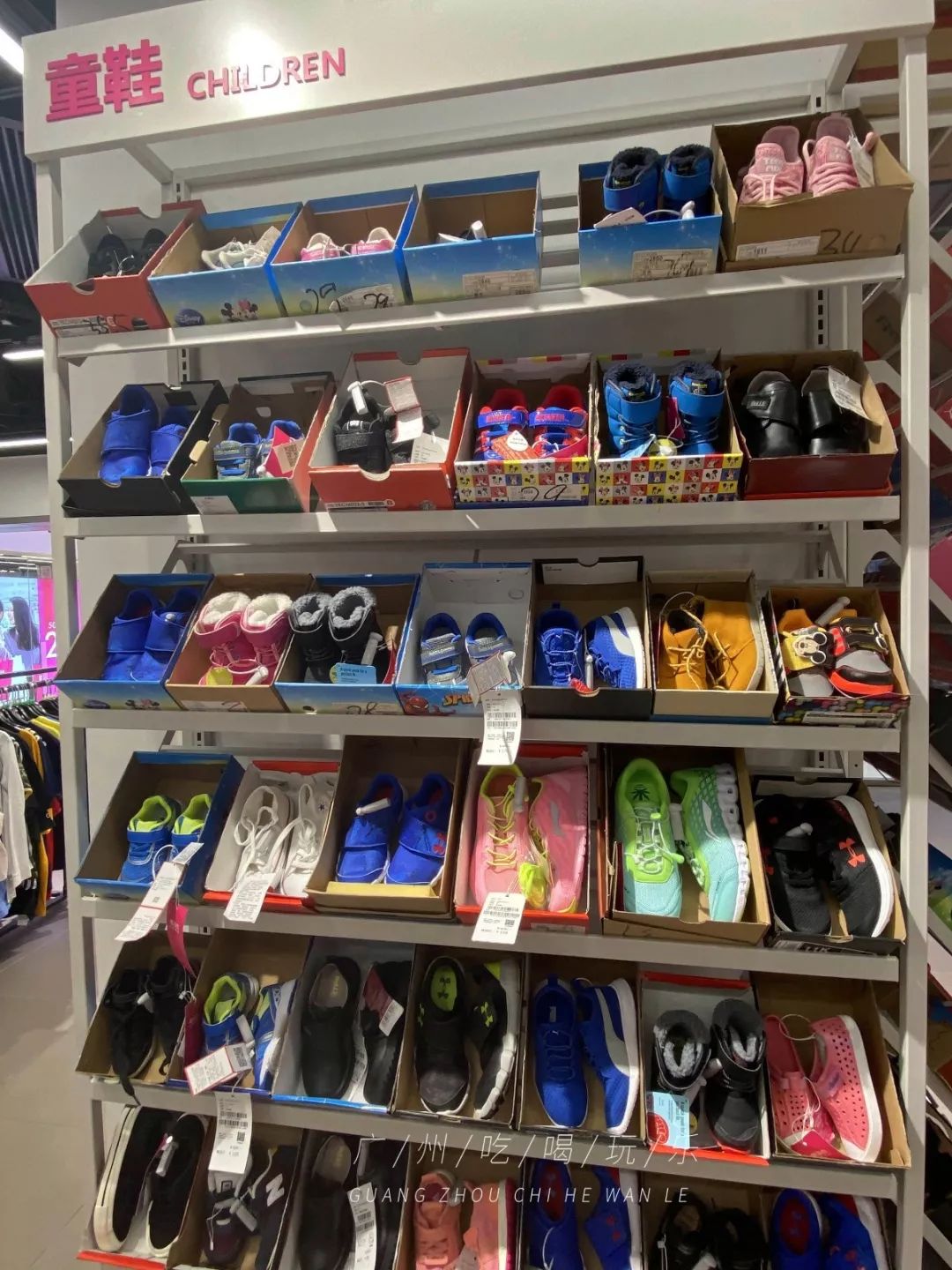 2折买NIKE!唯品会线下店打折!PUMA、Levis、大牌通通白菜价!