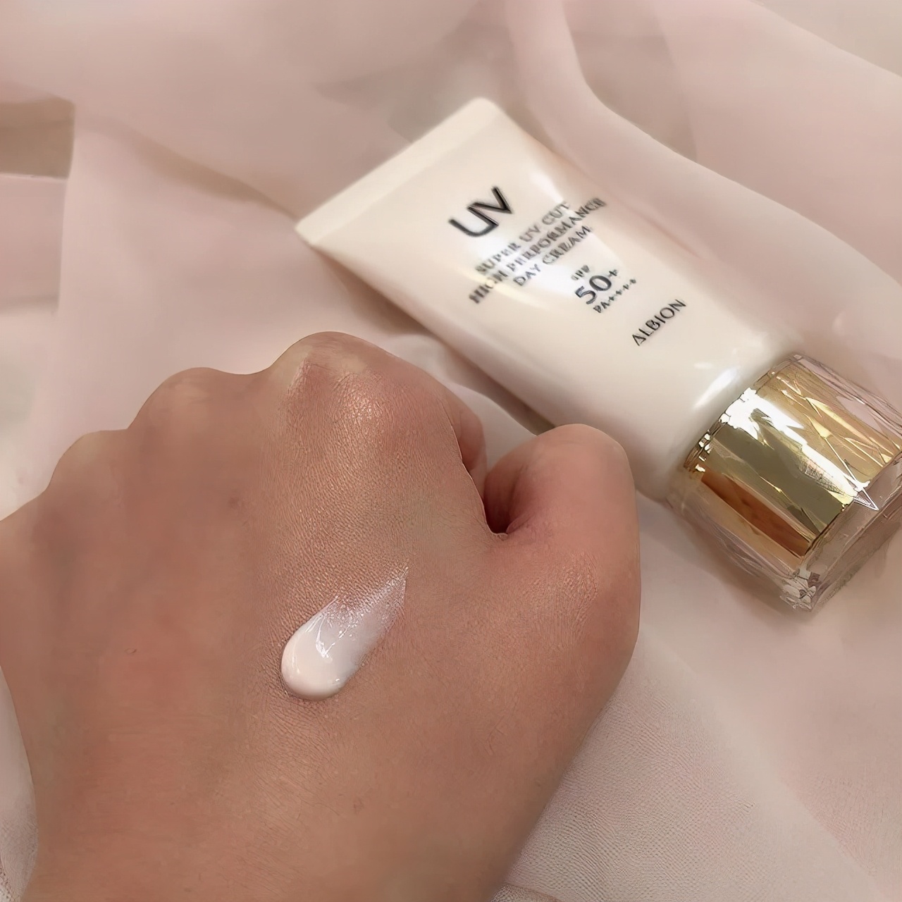 神仙打架！2021贵妇防晒大PK，POLA推出首款美白防晒