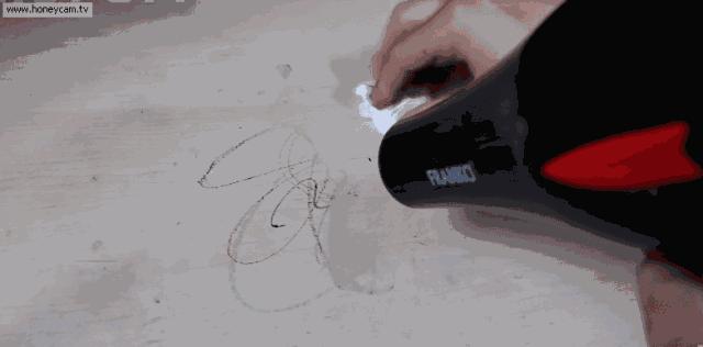 白墙上的污渍修补,白墙有黑印怎么能清除