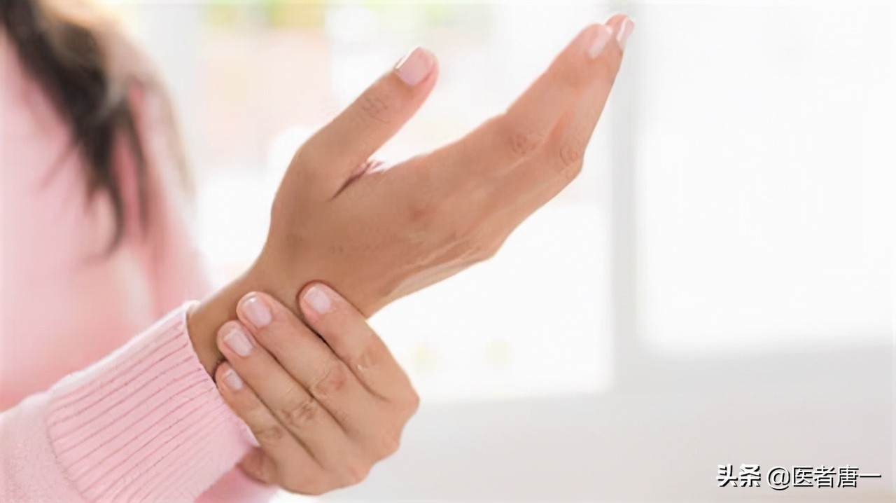 50多岁女性手指腱鞘炎怎么治,59岁女性容易发腱鞘炎应注意什么