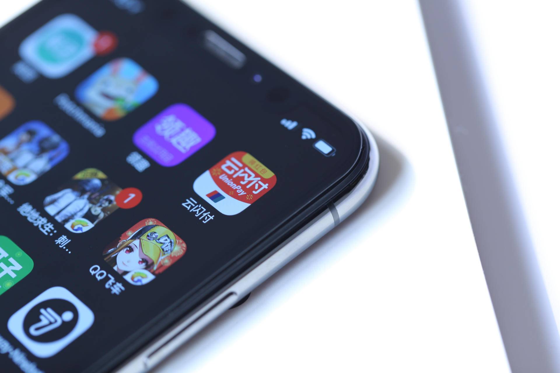 88元的iPhoneXSMax钢化膜质量如此差?没听我推荐,朋友太后悔