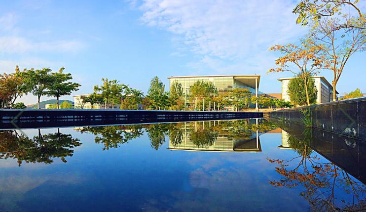 2021高考严重“断档”的医科大学，录取位次直降4.7万，考生开心