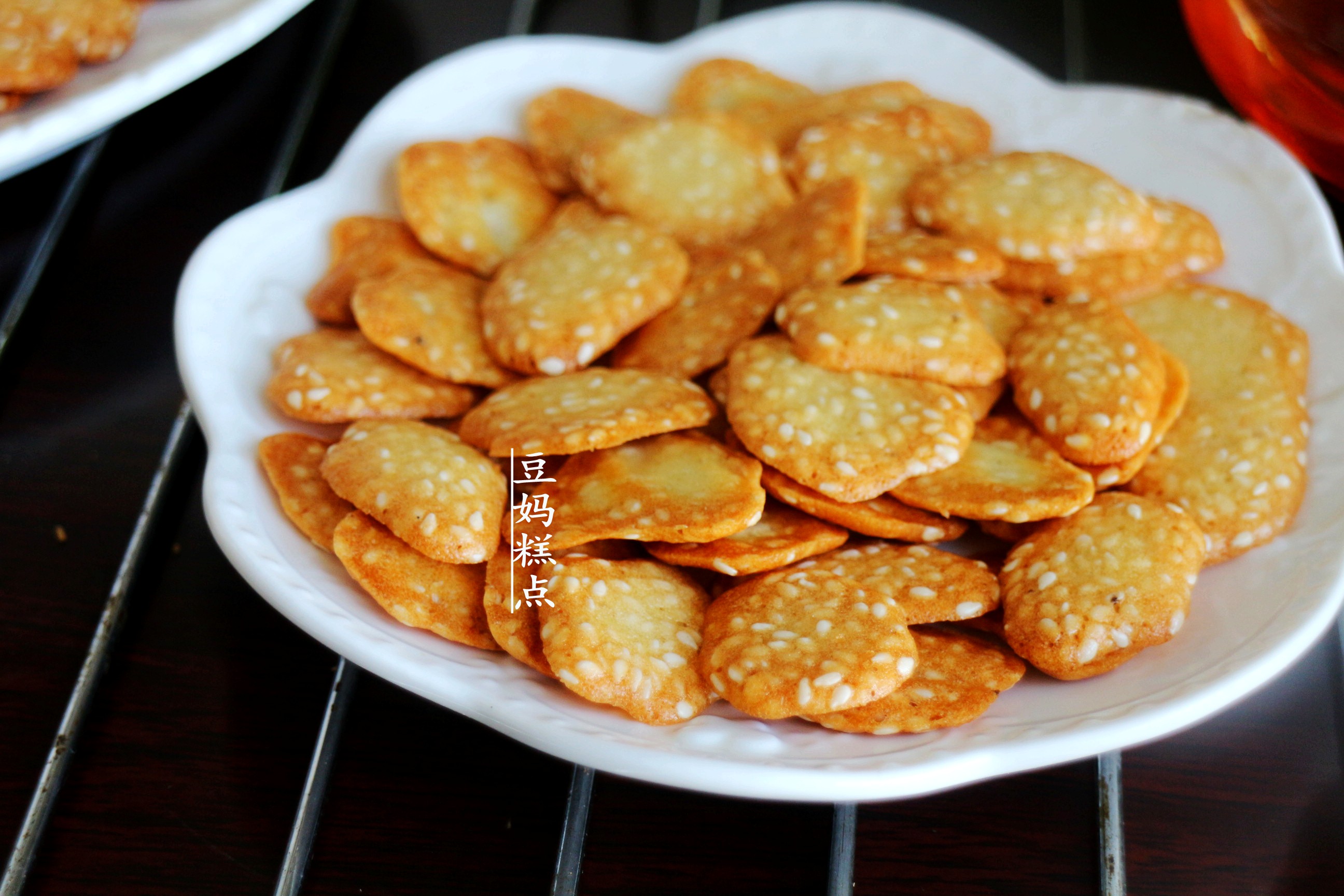 怎么在家做简单的芝麻薄饼,芝麻面糊饼怎么做