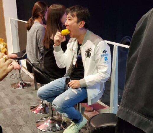 王思聪发文怼日料,王思聪日本东京消费