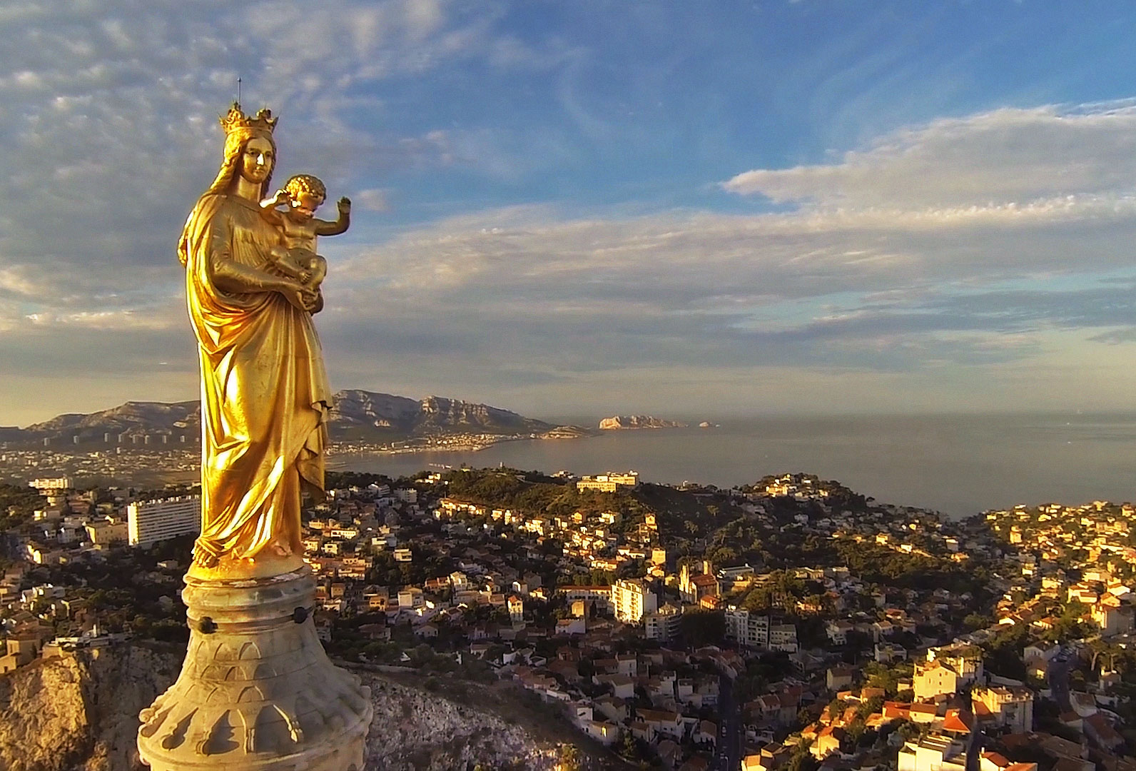 一座以偷窃闻名的城市，却被法国写进*歌国**，它到底有什么魅力？