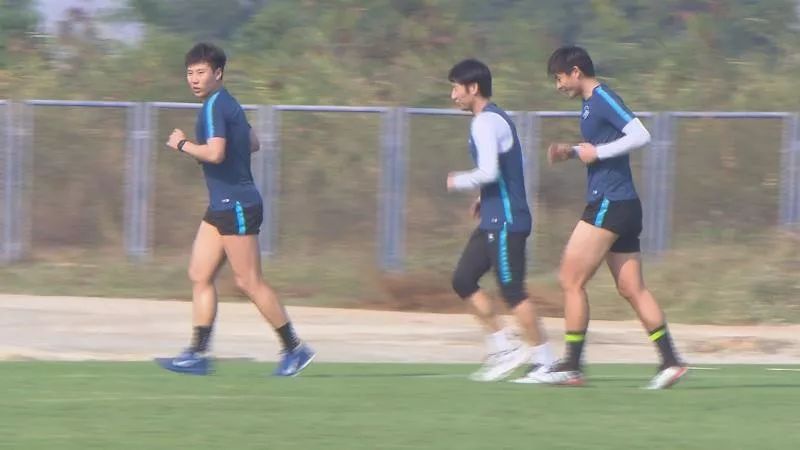 结束隔离，向球队报到！这样的“驰援”胜“引援”