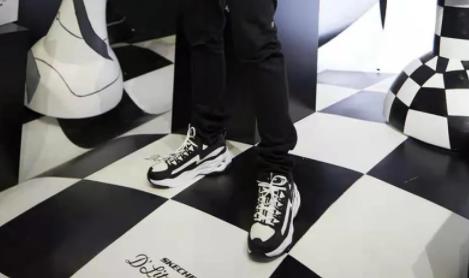 斯凯奇2023新款内增高,斯凯奇更新后闪光