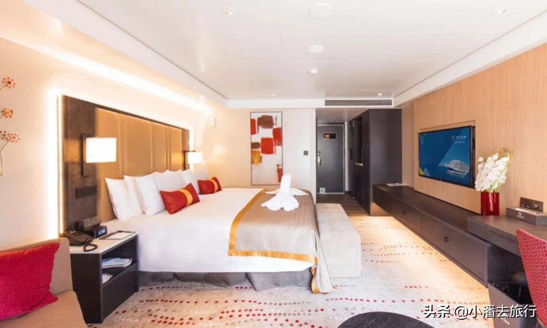 长江游轮“巨无霸”世纪荣耀号，原来它的吨位不是长江之最