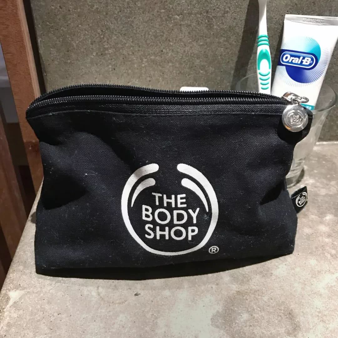 编辑部化妆包大公开,新年出行这样带就够了!