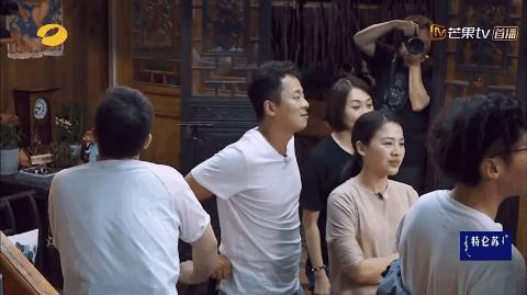 何炅唱吧小巨蛋麦克风,何炅唱吧麦克风