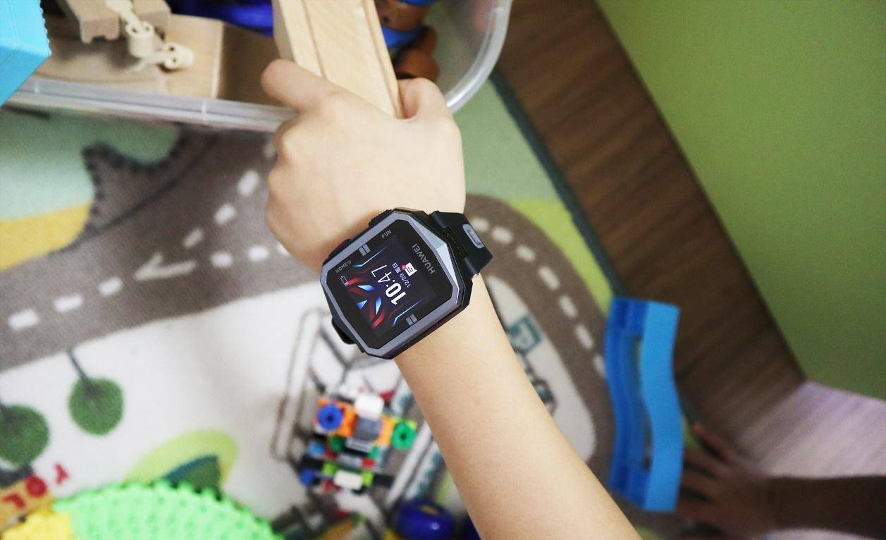 华为儿童手表3X：九重AI定位+4G高清通话，孩子最酷的新年礼物